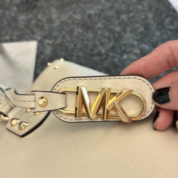 Michael Kors Astor Large Bag Retail $558 - Picture 4 of 11